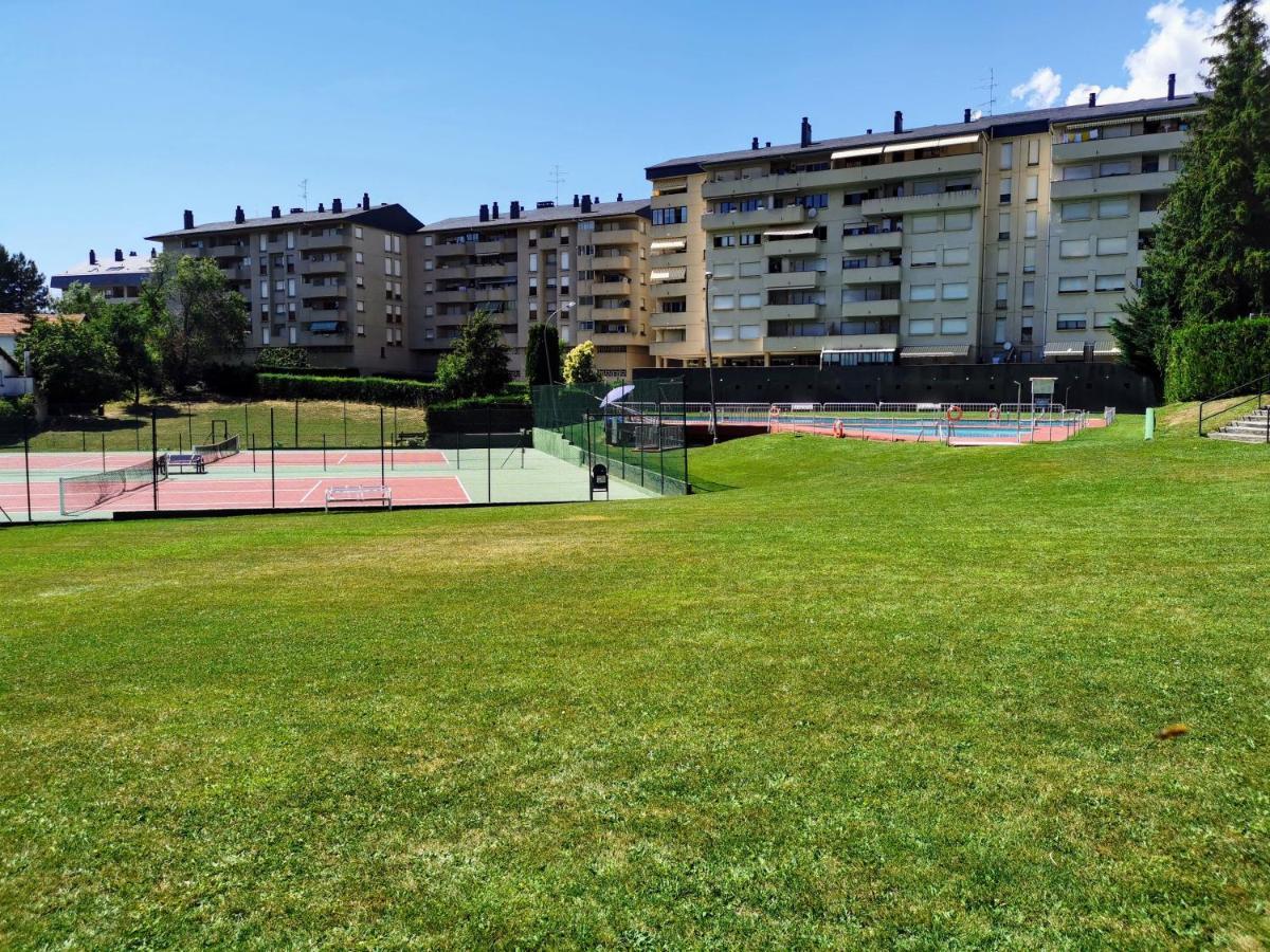 Ferienwohnung Oroel Jaca Exterior foto