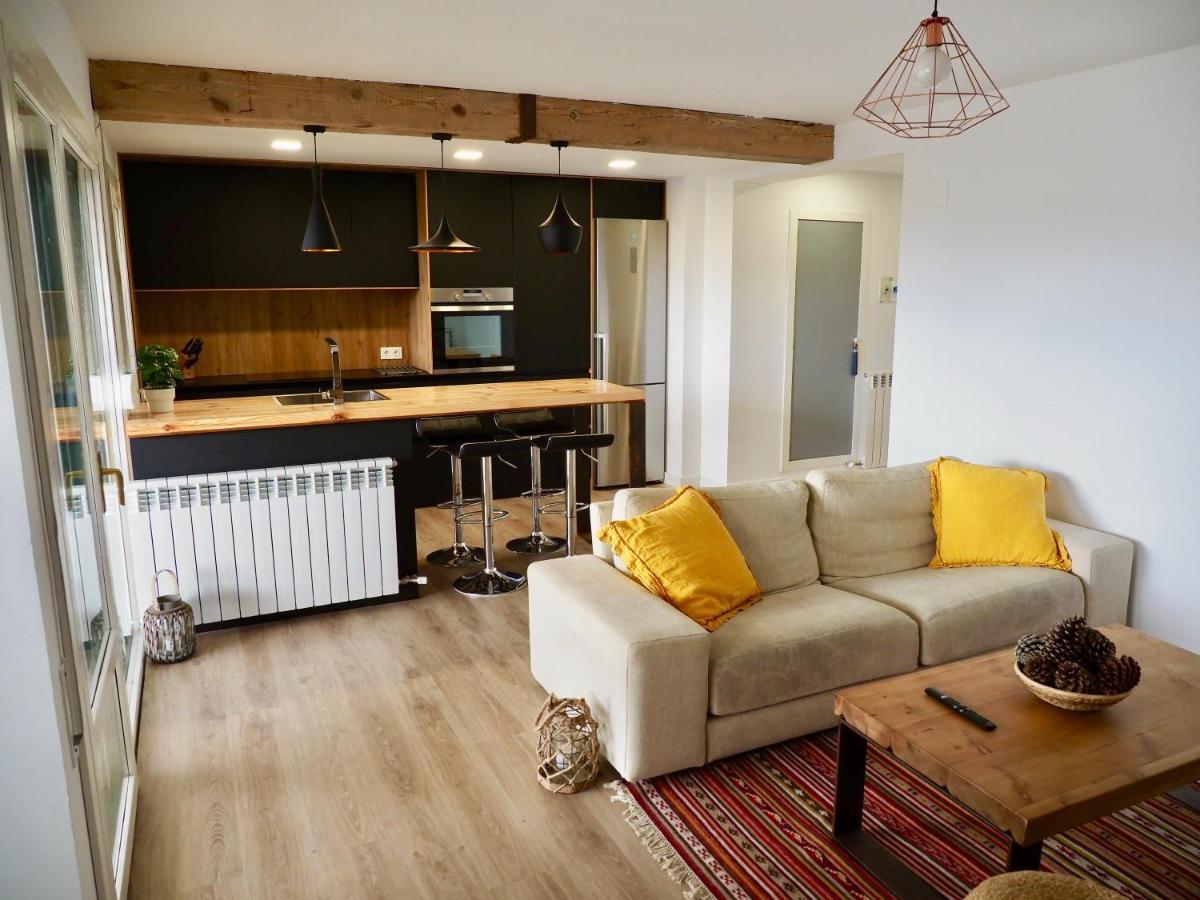 Ferienwohnung Oroel Jaca Exterior foto